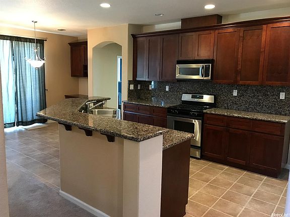 2nd image of 809 Castaic Dr
