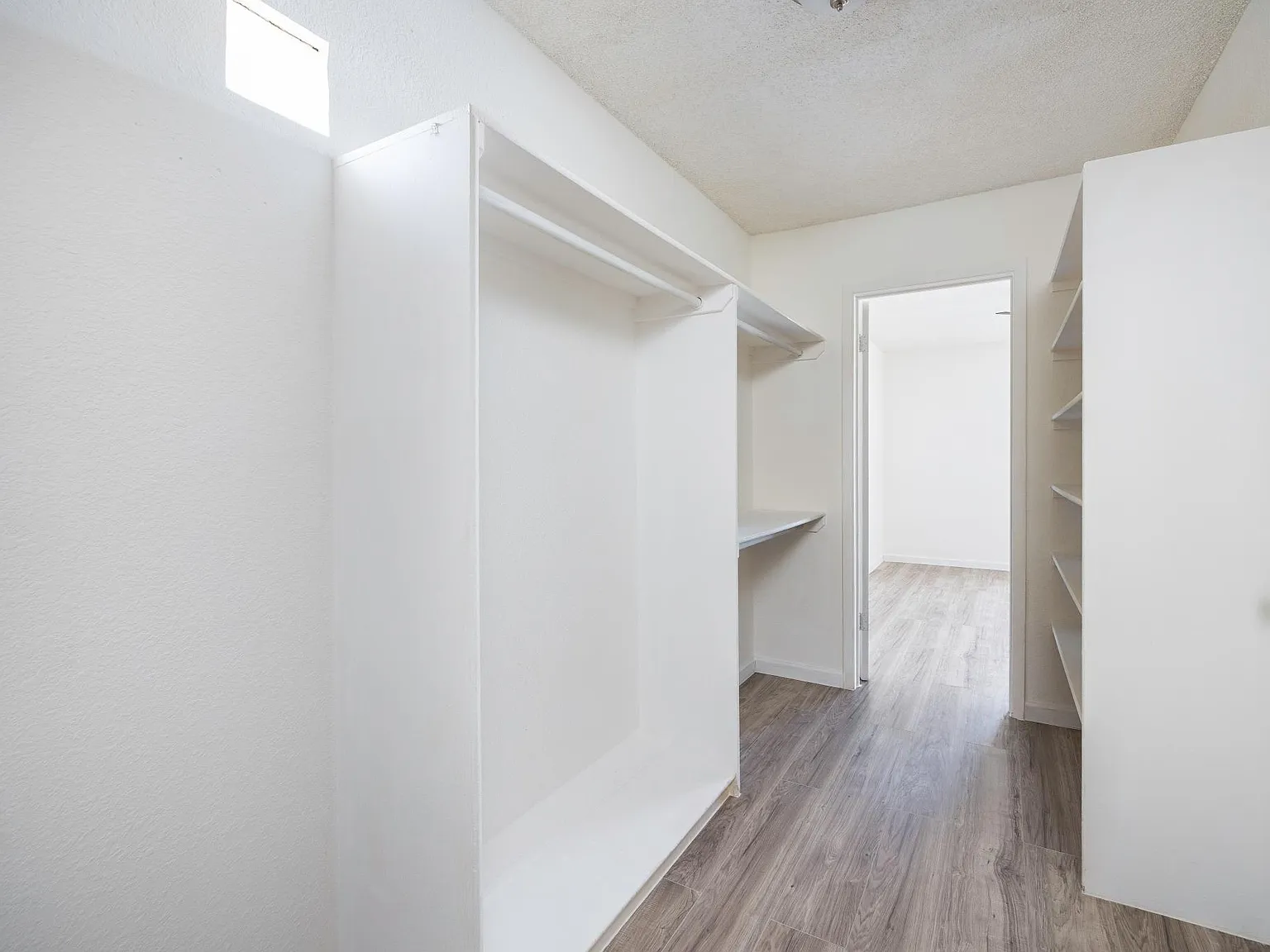 1201 N St Vrain Street — Photo 2