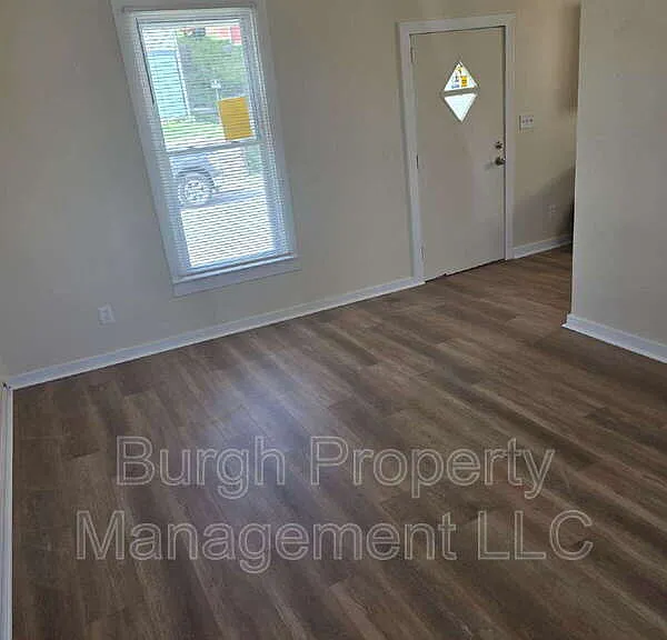 222 Vine St — Photo 3