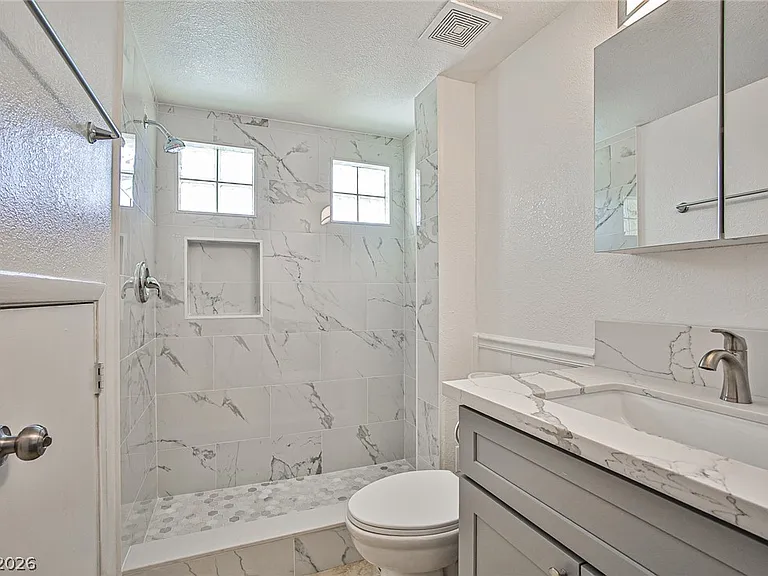 9285 Casa Christina Ln — Photo 11