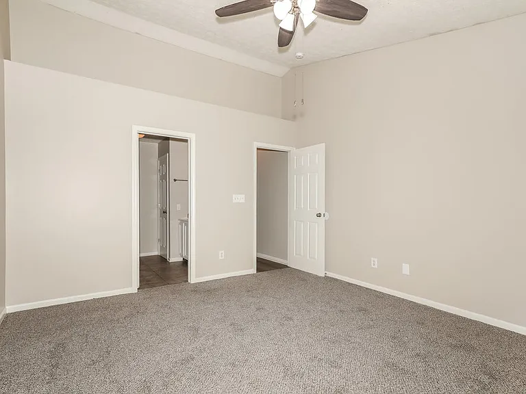 1947 Mare Ave — Photo 10