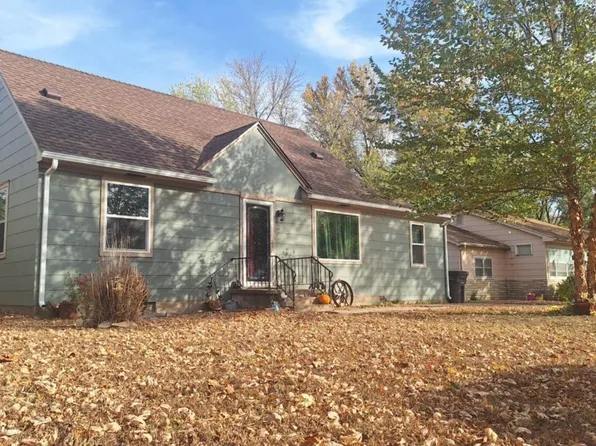 1302 N 8th St, Arkansas City, KS 67005
