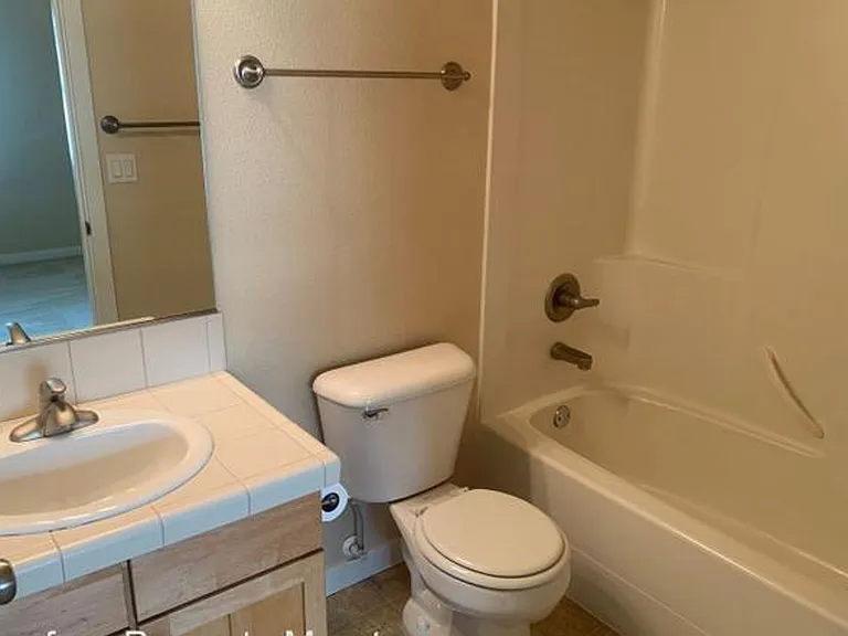8628 SE 9th Ave #12 — Photo 12
