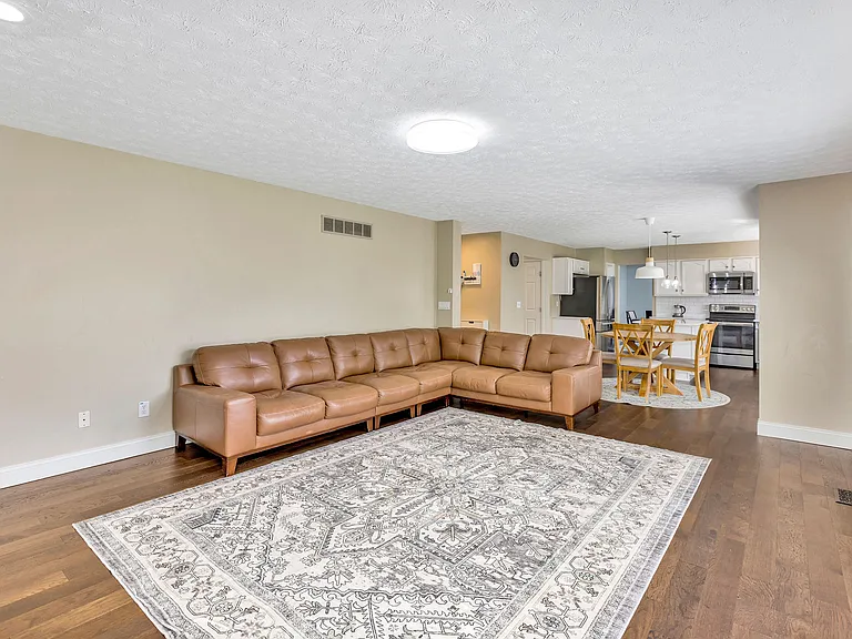 5041 Lexington Ct — Photo 6