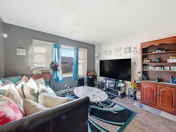 5th image of 17841 Princeton Ln