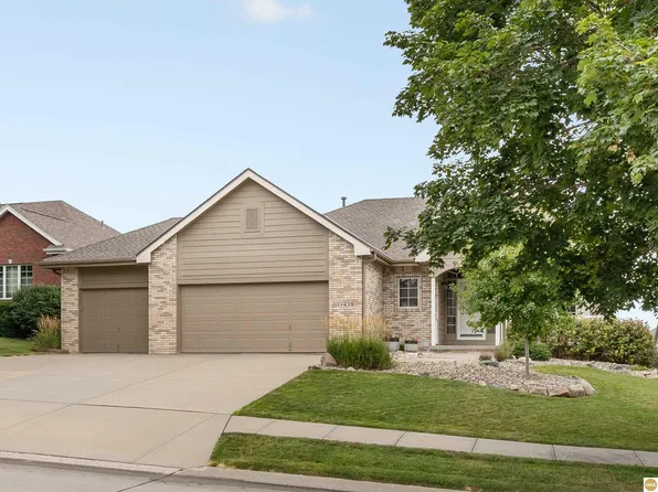 14639 Ernst St, Bennington, NE 68007