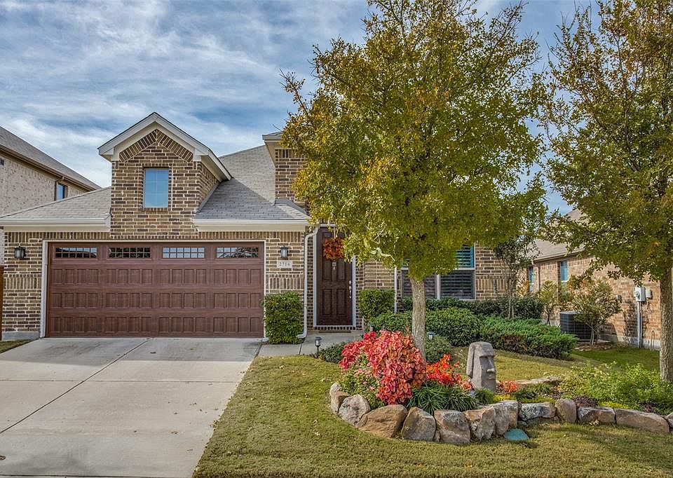 1st image of 2716 Golfview Dr