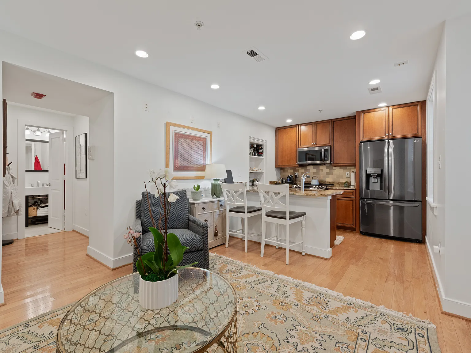 1 bed, 550 sqft, $2,700 — Photo 3