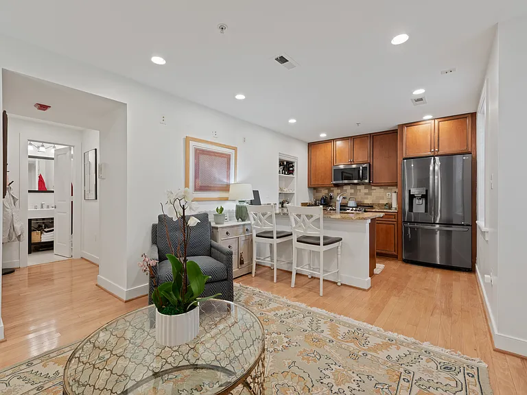 424 E Capitol St NE #3 — Photo 3