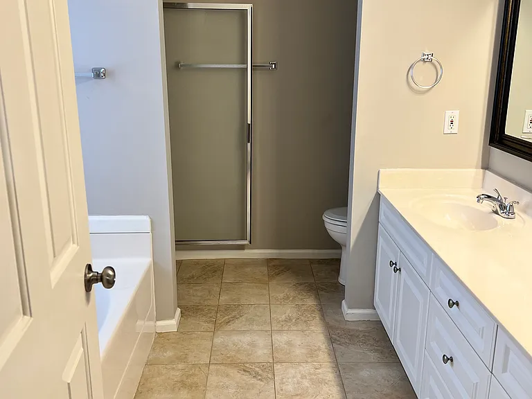 2 Overpeck Ln — Photo 48