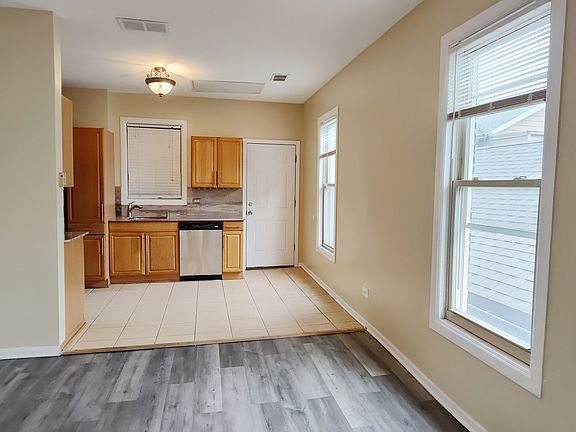 4th image of 3449 S Lituanica Ave