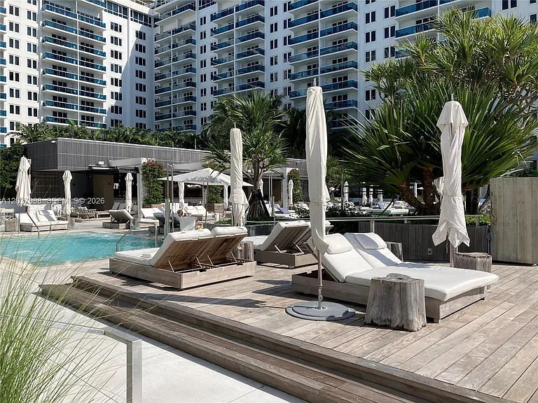 2301 Collins Ave #614 — Photo 2