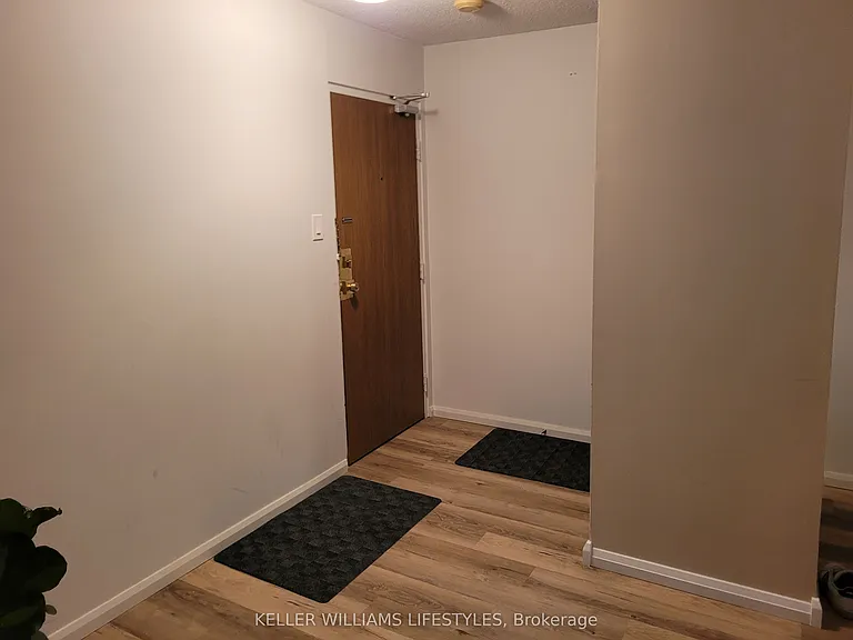 986 Huron St #710 — Photo 5