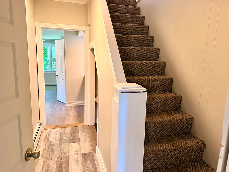 32 Rockland St — Photo 3