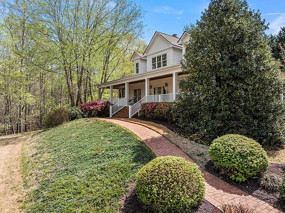 4th image of 695 Fairwinds Rd