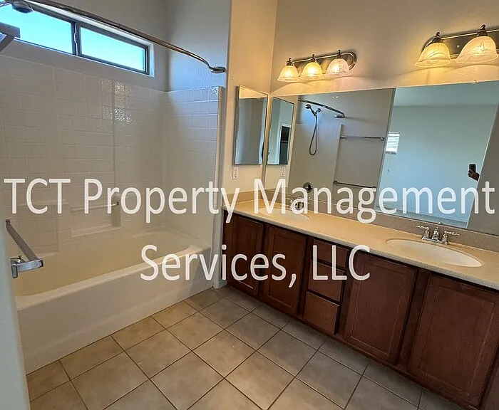 12128 W Tara Ln — Photo 12