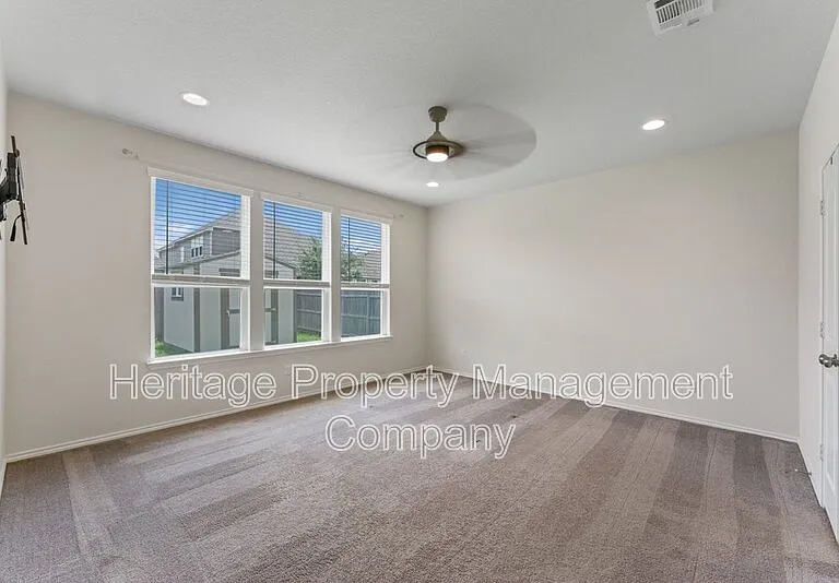 942 Blue Violet — Photo 17