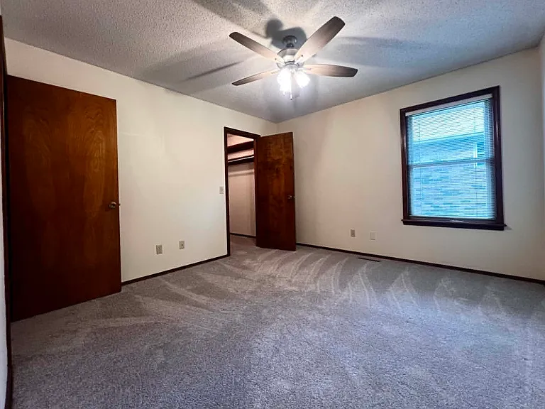 1120 W Maplewood St — Photo 6