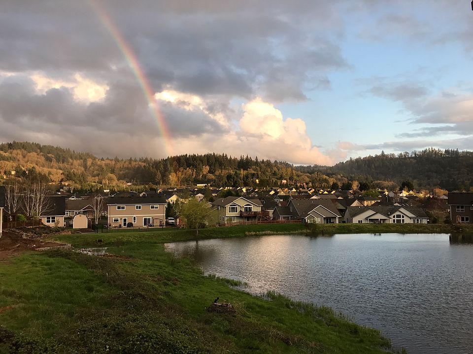 2nd image of 811 Pioneer Dr