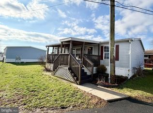 16 Green Acres Trailer Ct, Lebanon, PA 17046