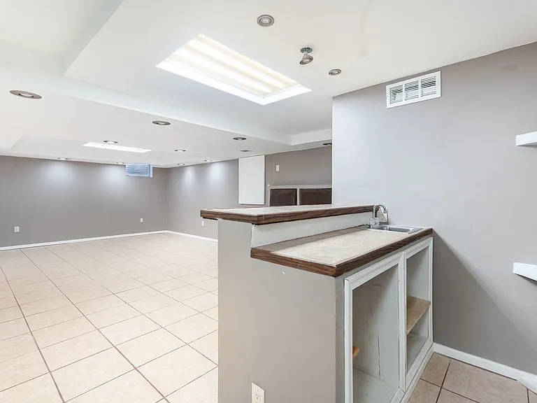 247 Buckley Dr — Photo 15