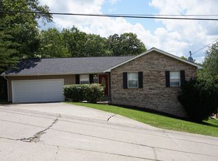 49 Beaver Dr, Hurricane, WV 25526