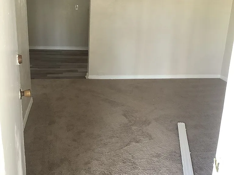 2720 Vermont Ave — Photo 4