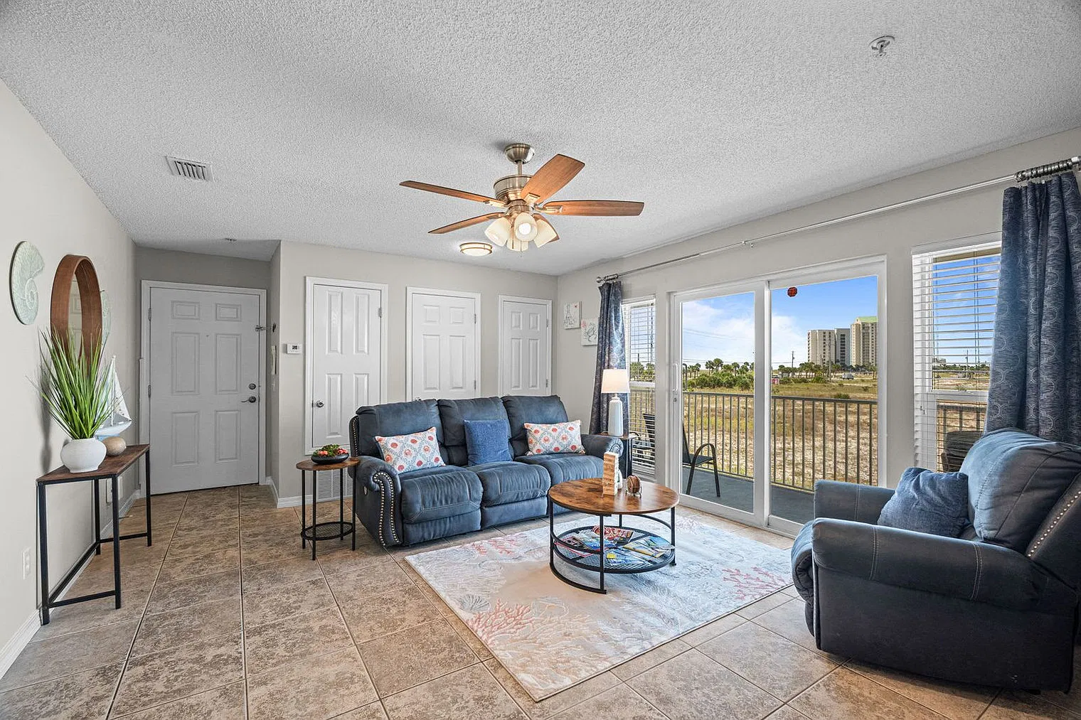 2 bed, 2.0 bath, 828 sqft, $3,460 — Photo 1