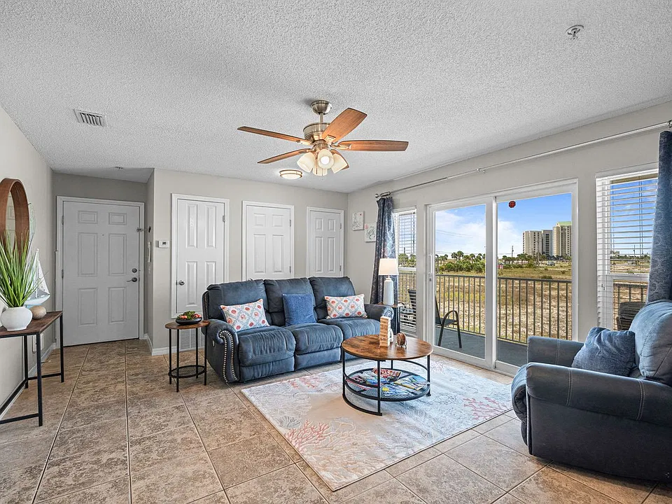 8436 Gulf Blvd #ID1695428P