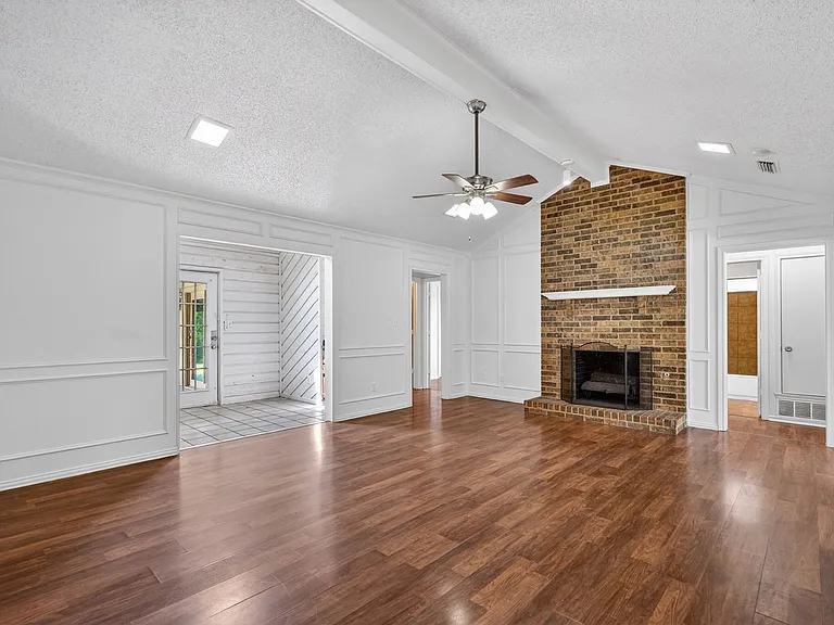 2403 Ridgevalley Dr — Photo 10