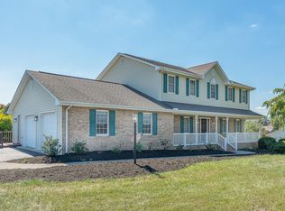 198 Old Barn Rd, Troutville, VA 24175