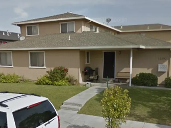 1490 Gabilan Dr #2, Hollister, CA 95023