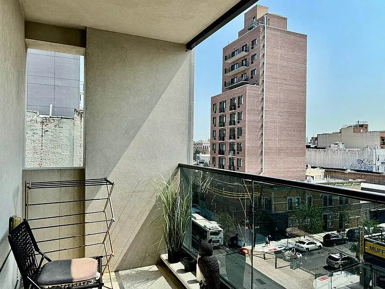 2734 21st St #5B — Photo 11