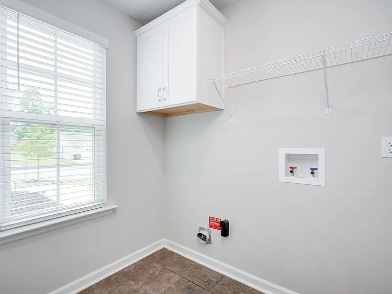 2106 Collier Rd — Photo 27