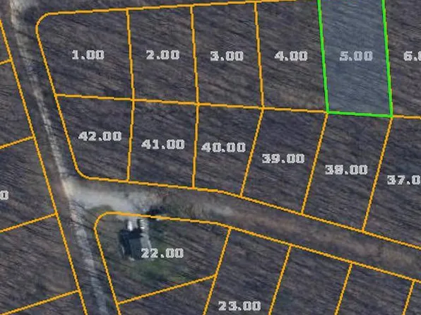 449 Chestnut Cir, Crab Orchard, TN 37723