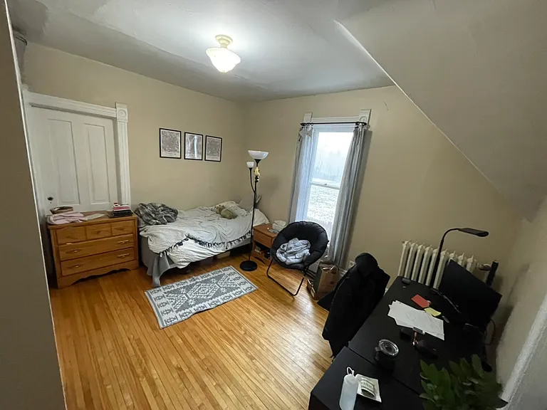Bedroom #2
12.5 X 11