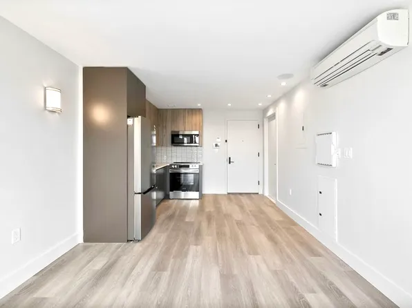 2605 Snyder Avenue image 4 of 28