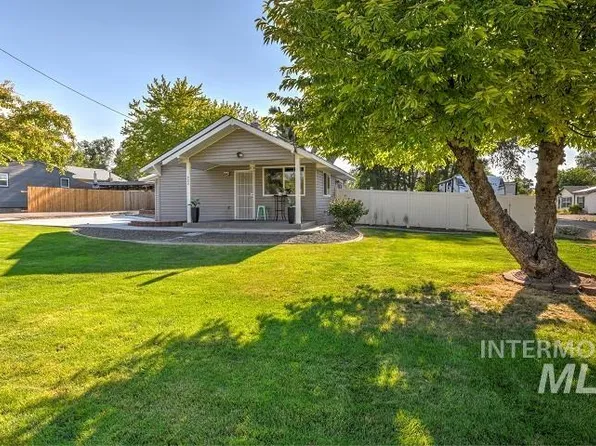 924 Robertson St, Buhl, ID 83316