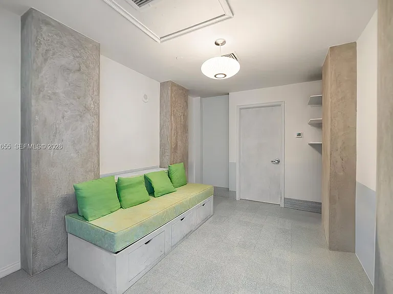 5801 Collins Ave #1200 — Photo 32