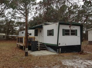 1090 Mirror Lake Dr, Southport, NC 28461