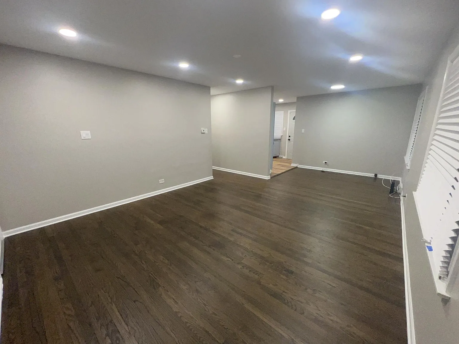 3 bed, 1036 sqft, $2,351 — Photo 3