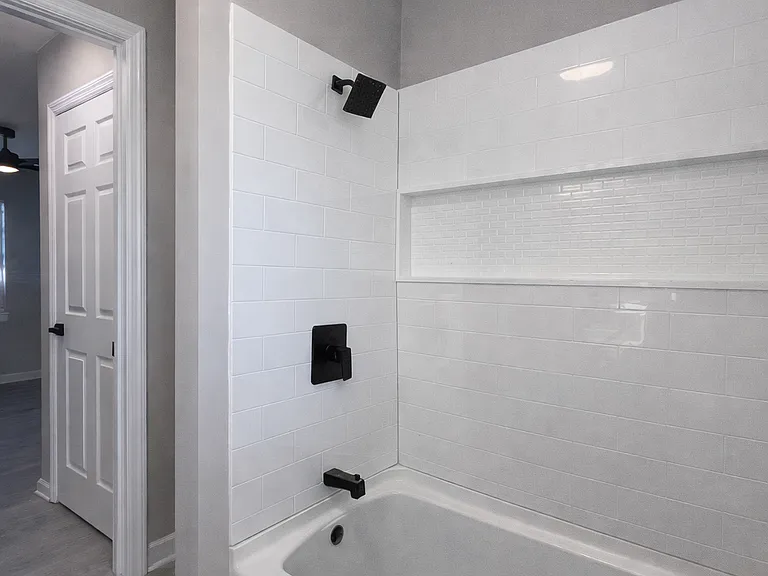 Fisher St Apartments — Photo 13