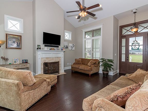 4th image of 316 Waterford Pl