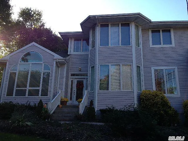 7 Village Woods Rd — Photo 1