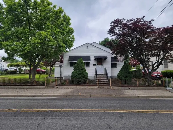 129 Glenbridge Ave, Providence, RI 02909