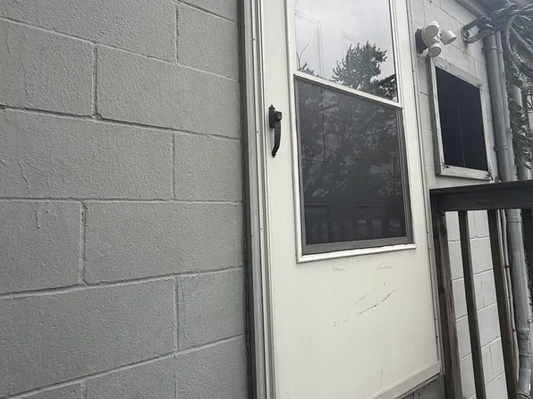 5909 N Jefferson St, Burlington, KY 41005