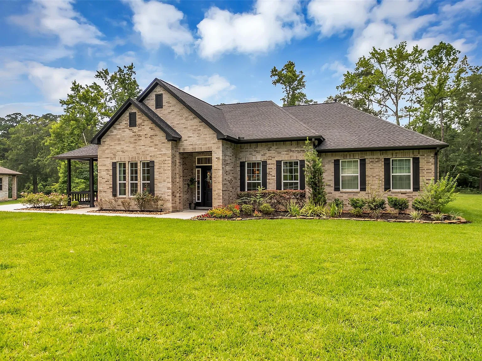 4 bed, 2.5 bath, 2924 sqft, $3,800 — Photo 1