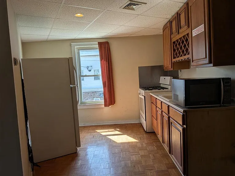 437 Bay St #3 — Photo 7