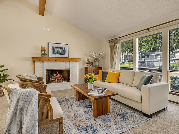 4th image of 5453 Pineridge Dr NE