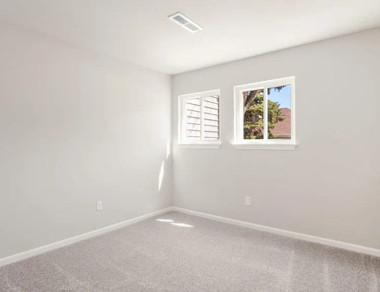 863 W Puetz Rd — Photo 10
